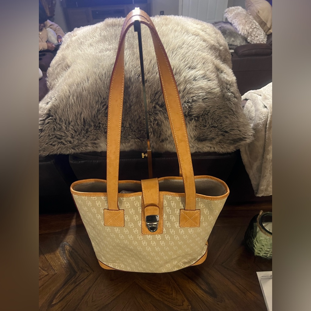 Euc Authentic Dooney & Bourke Canvas & Vachetta Leather Tote